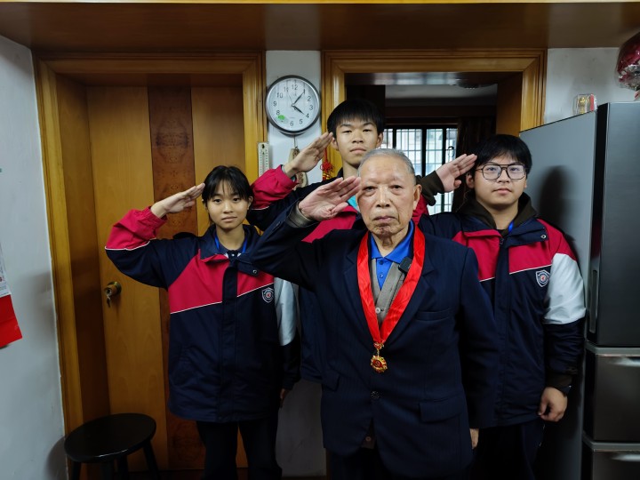 e70c17ec79a4490ab27dbafe2c1a5b0f.jpg e70c17ec79a4490ab27dbafe2c1a5b0f.jpg